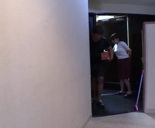 Đồ chơi kích dục với em không đủ